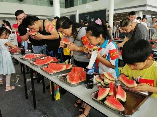 各种各样的围观吃瓜群众,揭秘吃瓜群众的多样风采