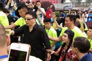 为什么人喜欢当吃瓜群众,为何人们热衷于成为“吃瓜群众”背后的心理动机